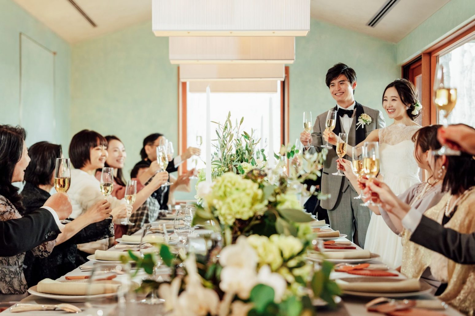 写真：少人数だけ招待する結婚式の魅力とは？費用・メリット・注意点から分かる大切なゲストと理想の過ごし方